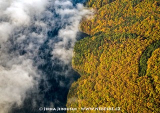 Podzim se dotýká Vltavy /J36