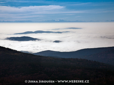 Hřebeny Alp v pohledu od Lipna od Smrčiny /J729