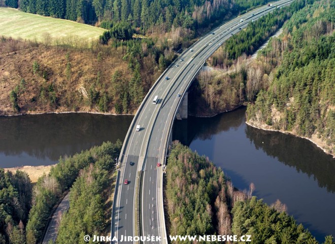 Most na dálnici D1 přes Želivku /J235