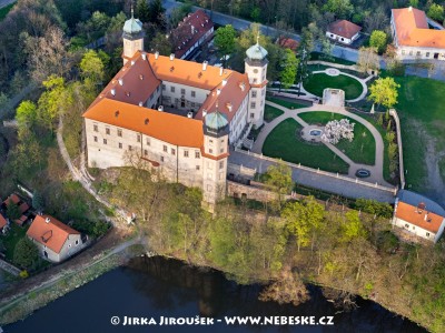 Zámek Mníšek pod Brdy /J210