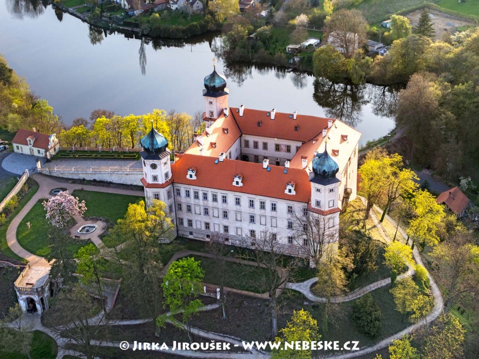 Zámek Mníšek pod Brdy /J218