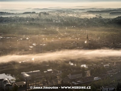 Nádraží a centrum /J906