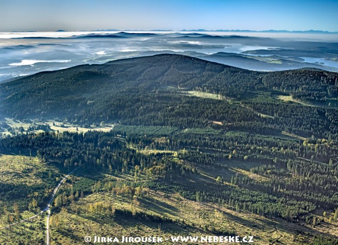 Špičák v Boleticích, Lipno a Alpy na pozadí /J444