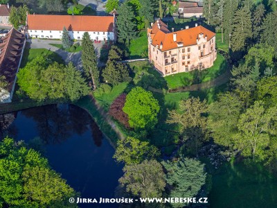 Vrchotovy Janovice – zámek se  zahradou /J653