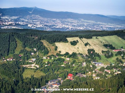 Bedřichov, Liberec a Ještěd v pozadí /J343