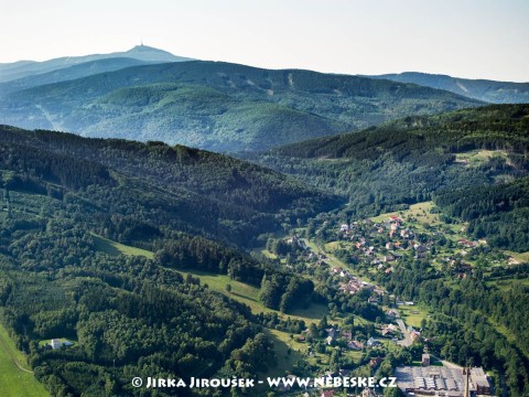 Andělská Hora s Ještědem v pozadí /J395