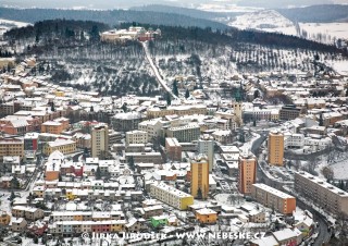 Centrum Příbrami a Svatá Hora v zimě /J939