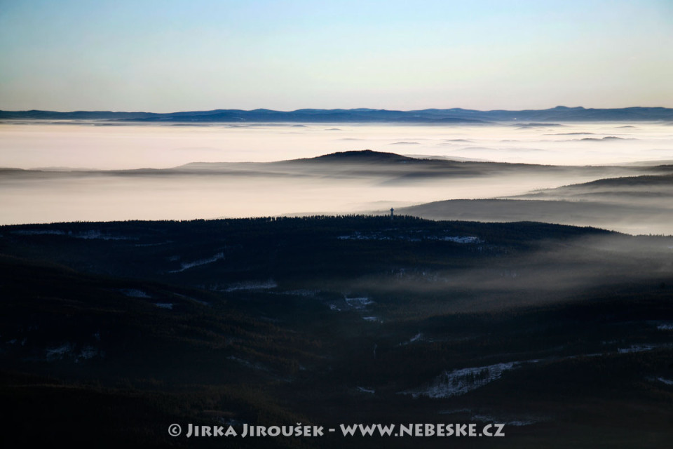 Vrch Praha, v pozadí Štěrbina a Šumava /J300