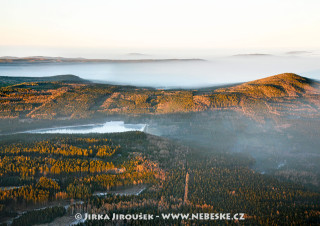 Vodní nádrž Pilská a vrch Třemošná /J304