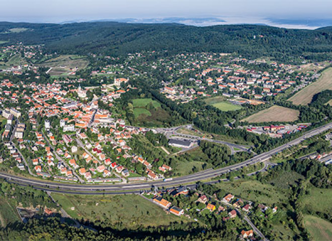 Mníšek pod Brdy a hřeben Brd /J1072