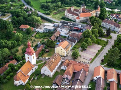 Červená Řečice – náměstí a zámek /J1165