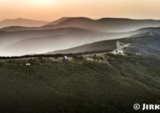 Beskydy – ranní panorama Radhošti J1344