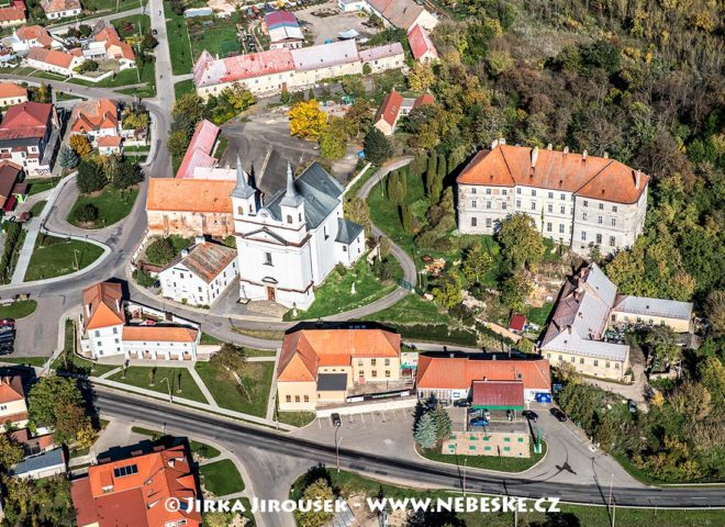 Drnholec – kostel a zámek J1651