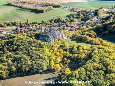 Zřícenina hradu Sirotčí hrádek J1705