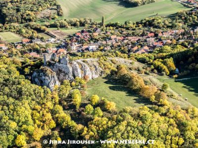 Zřícenina hradu Sirotčí hrádek a Klentnice J1706