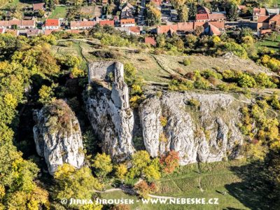 Zřícenina hradu Sirotčí hrádek J1714