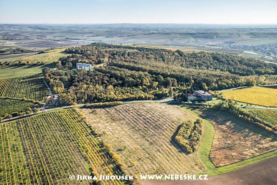 Kolonáda na Reistně u Valtic J1759