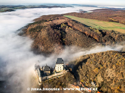 Karlštejn a mlha nad Berounkou J2078