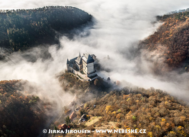 Karlštejn mlžně nebeský J1927