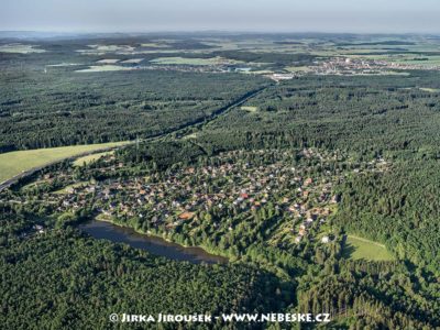 Voznice a Dobříš v pozadí J2110