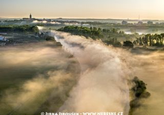 Vraňansko-hořínský plavební kanál na Vltavě u Mělníka J2253