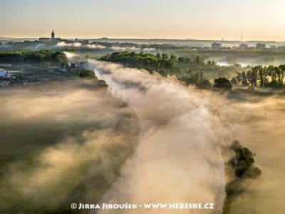 Vraňansko-hořínský plavební kanál na Vltavě u Mělníka J2253