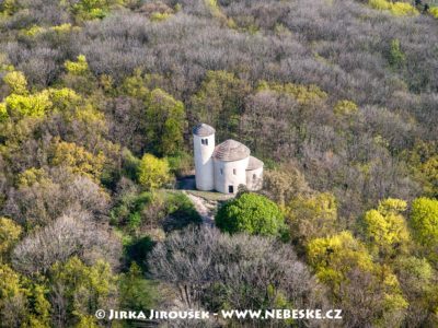 Jarní Říp – Rotunda J2276