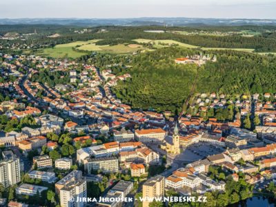 Letní Příbram a žlutá Svatá Hora J2620