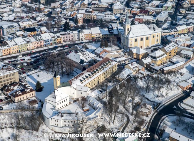 Zábřeh – zámek a náměstí J2712