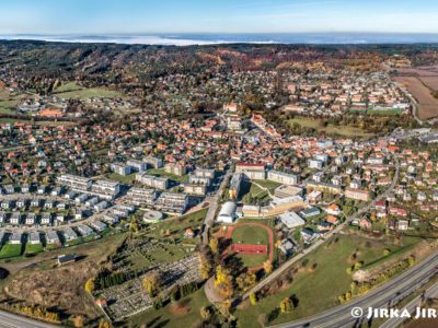 Mníšek pod Brdy – podzimní panorama J2752