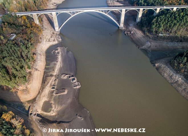 Podolský most po proudu J2818