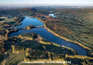 Staňkovský rybník a Špačkov podzimní J3327