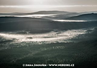 Zamlžené Jizerské hory J3396