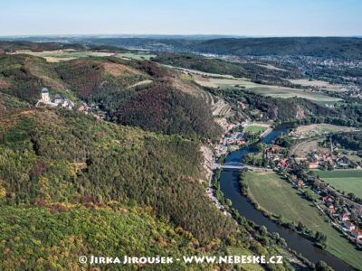 Karlštejn – hrad a obec J4016