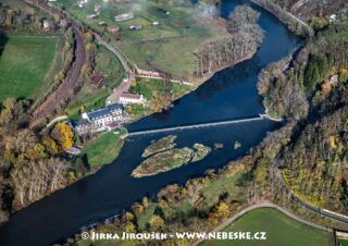 Někdejší mlýn na Berounce pod Karlštejnem J4044