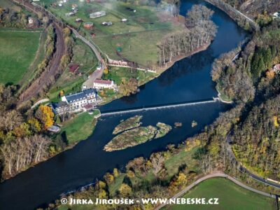 Někdejší mlýn na Berounce pod Karlštejnem J4044