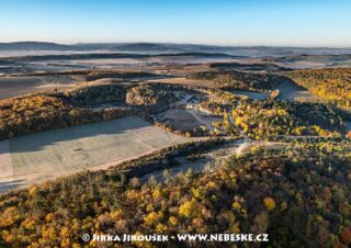 Vrch Plešivec u Měňan a lom Homolák J4055