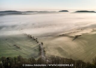 Vrchy Plešivec, Bacín a Šamor J4067