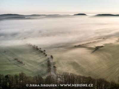 Vrchy Plešivec, Bacín a Šamor J4067