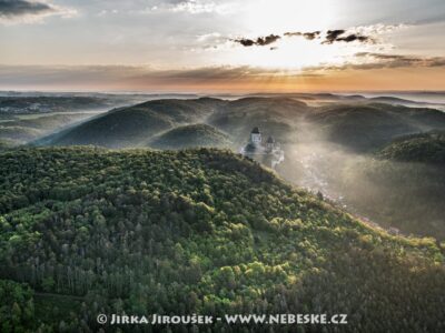 Karlštejn obec a hrad J4087