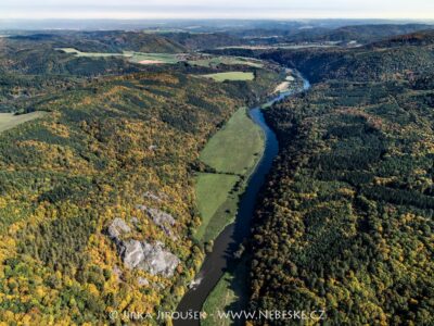 Čertova skála nad Berounkou J4614