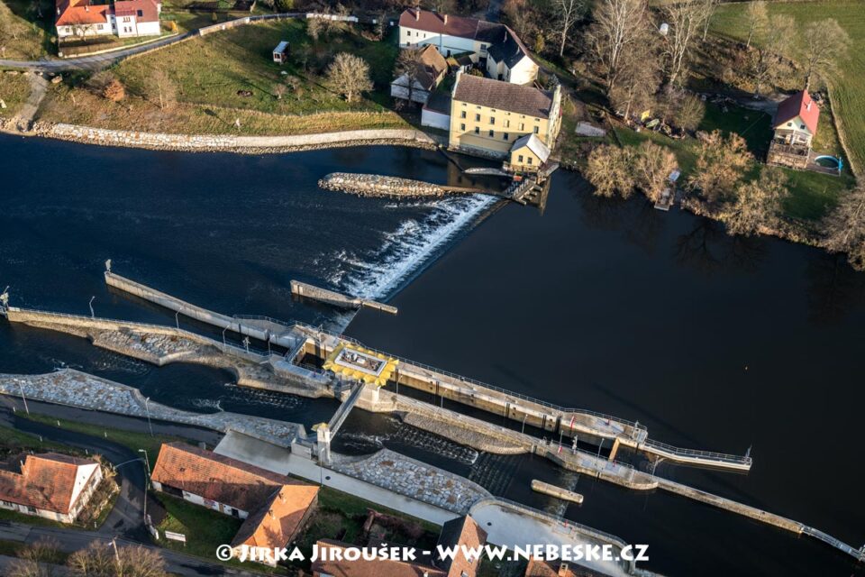 Zdymadlo Hněvkovice II J4805
