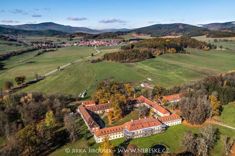 Červený Dvůr s Chvalšinami J4852