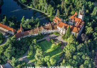 Zámek Průhonice letní J5352