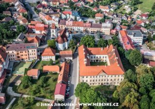 Mladá Vožice zámek 2017 J5440