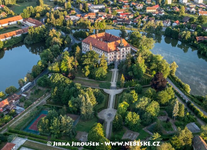 Lnáře zámek 2019 J5439