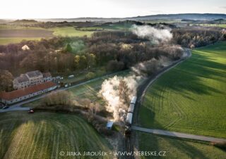 Zadní Poříčí a parní vlak 2022 J5482