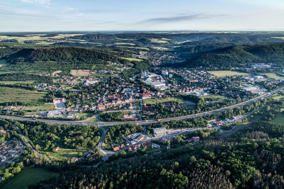 Loděnice a dálnice D5 J5575