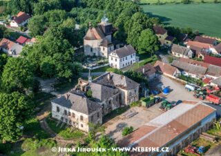 Pravonín zámek 2021 J5595