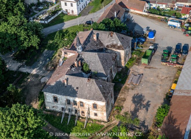 Pravonín zámek 2021 J5597